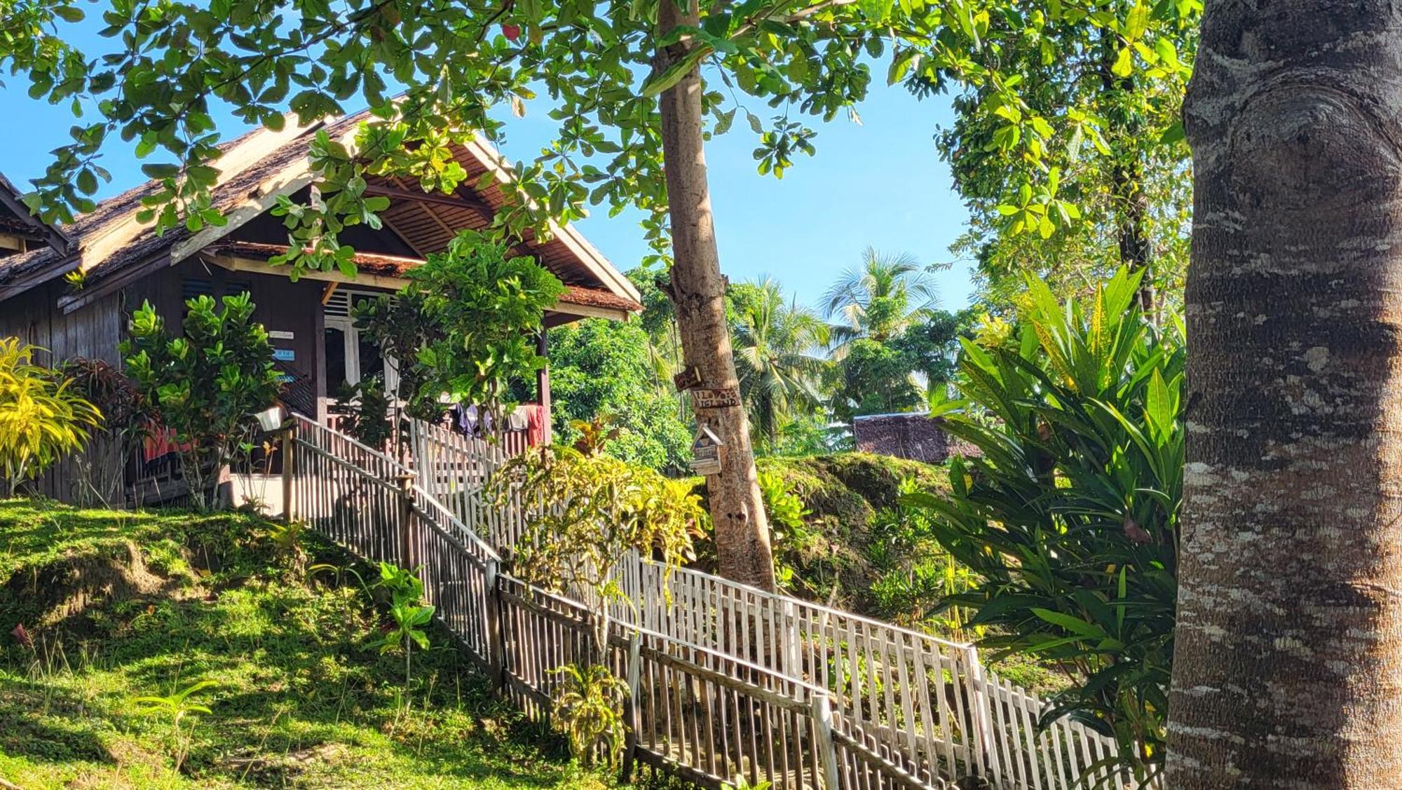Pristine Paradise Dive Resort - Togean Islands, Una Una Pulau Unauna Exterior foto